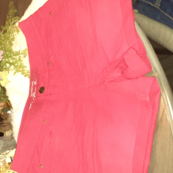 Shorts - Picture 1 of 5